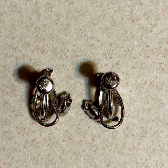 Van Dell Sterling 2 rhinestone screw back earrings (495) - Picture 7 of 7